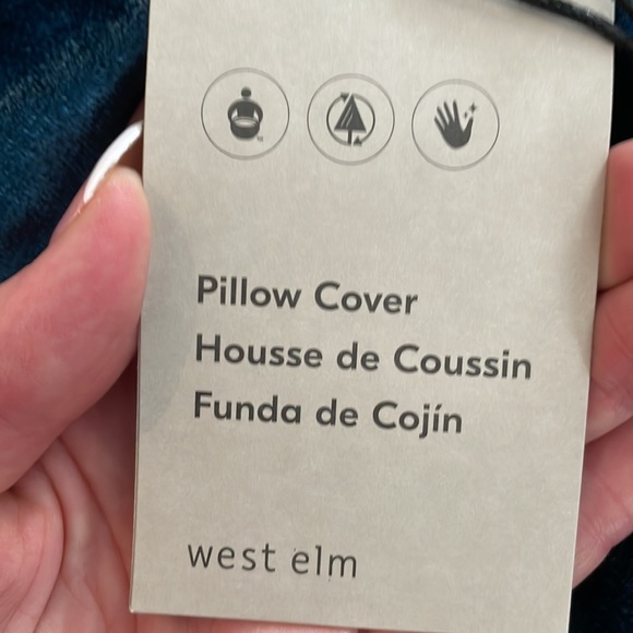 Westelm pillow covers 24x24. Blue lush velvet and linen. BNWT. - Picture 4 of 4